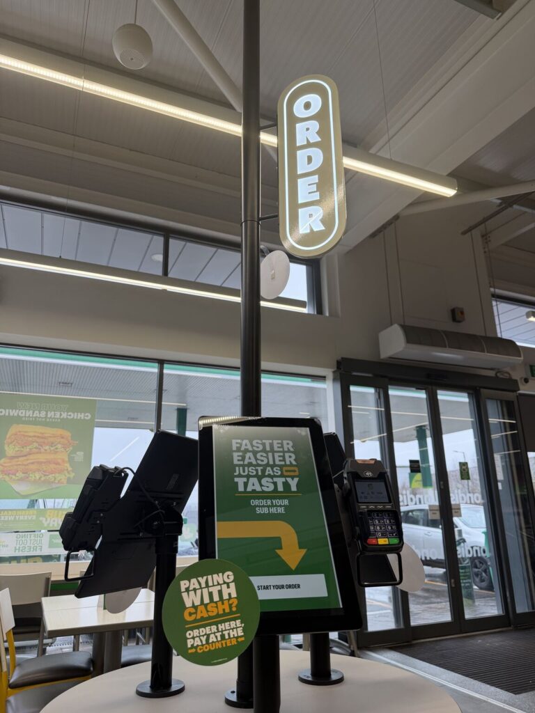 Lumo Ultra - Subway sign